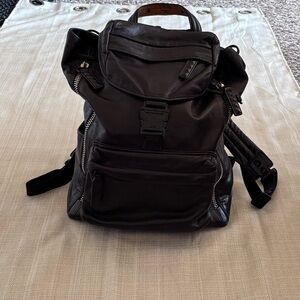 KILLIAN MEN'S MEDIUM LEATHER LOGO BACKPACK, BLACK IN BK